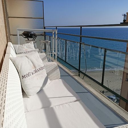 Casa Di Noemi - Seafront With Parking Apartment Savona Exterior photo